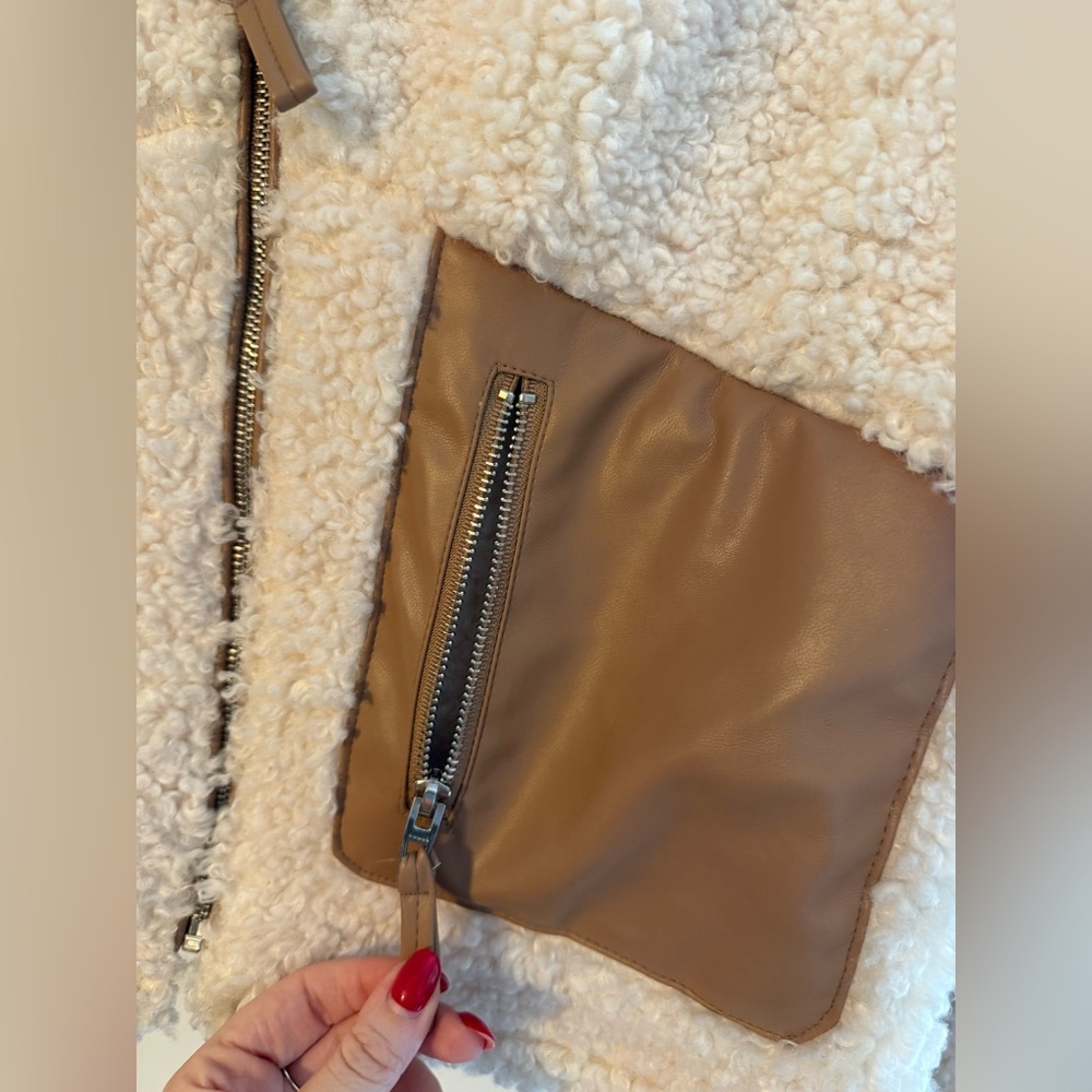 BLANK NYC Cream Ivory Tan Teddy Sherpa Fleece Faux Leather Bomber Jacket XS - Picture 13 of 15